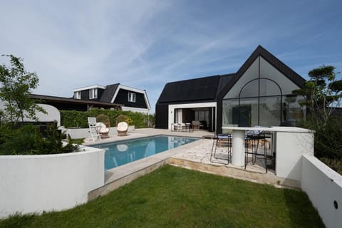 Garden, Swimming pool
