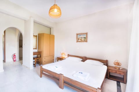 Day, Photo of the whole room, Bedroom