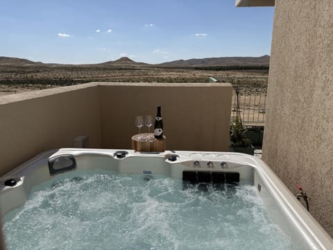 Natural landscape, Hot Tub, View (from property/room), Balcony/Terrace, Mountain view
