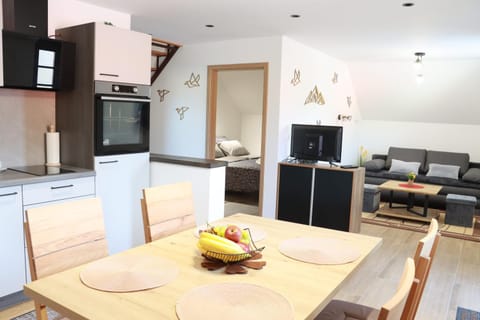 Living room, Dining area, kitchen