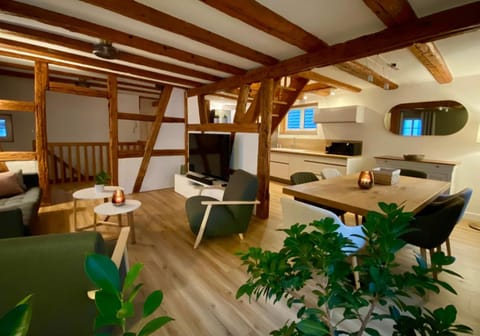 Living room, Dining area