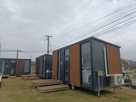 Property building, Day