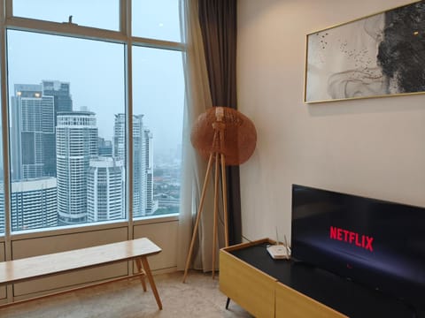 Communal lounge/ TV room, TV and multimedia, Living room, Seating area, Evening entertainment