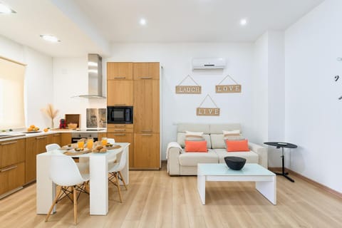 Kitchen or kitchenette, Living room, Dining area, oven, stove