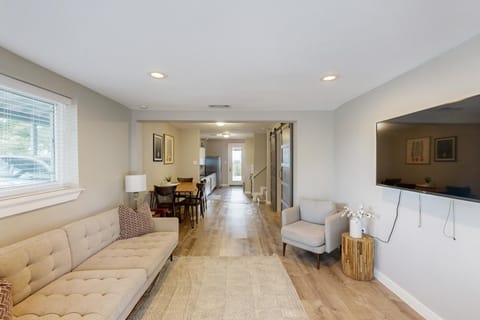 Lovely home on 2+ acres with views, firepit & outdoor kitchen - wedding perfect House in Rio Grande