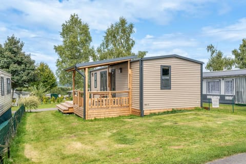 Property building, Facade/entrance, Off site