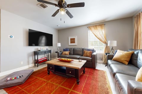 Dog-friendly country cottage with scenic hill views, wrap-around porch, and W/D House in Wimberley