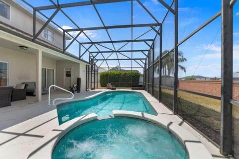 Make memories in this 6 bedroom with private pool House in Four Corners