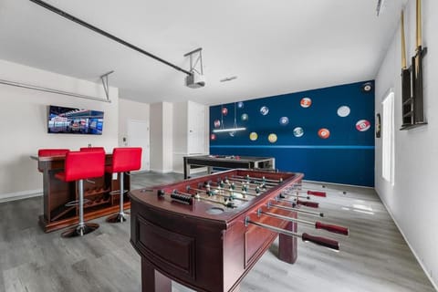 Make memories in this 6 bedroom with private pool House in Four Corners