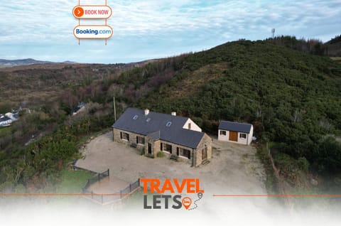 Property building, Day, Neighbourhood, Natural landscape, Bird's eye view, Text overlay, Mountain view, Street view