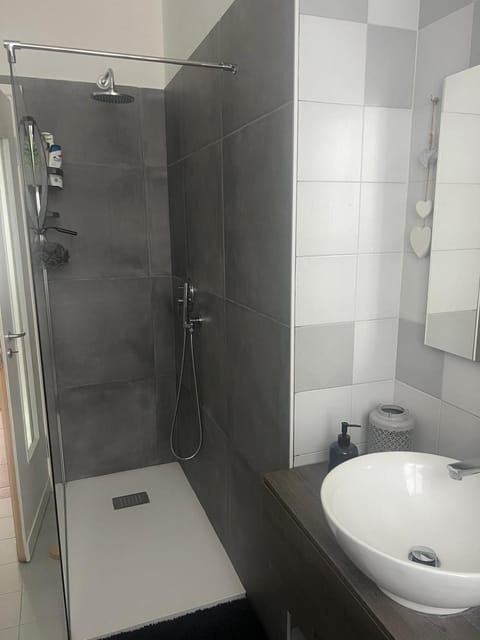 CASA ANELLA giardino privato LAGO VARESE MILANO Apartment in Varese