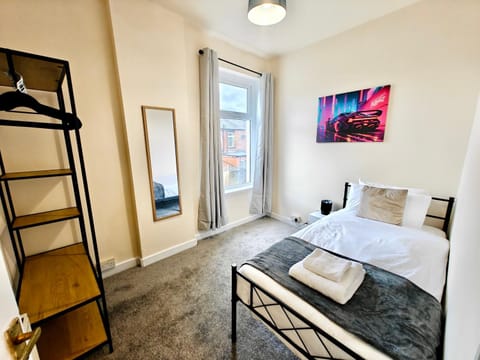 Bed, Bedroom, wardrobe