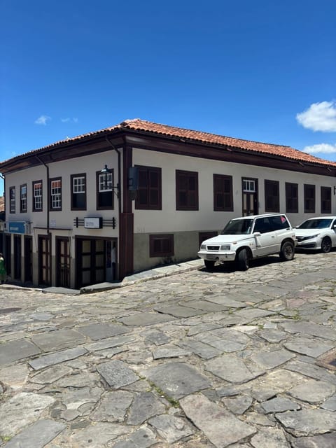 Property building, Location