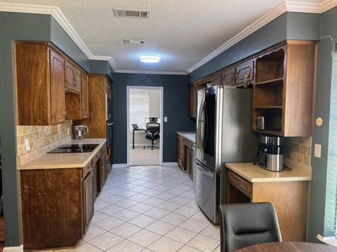 Kitchen or kitchenette, kitchen, kitchen