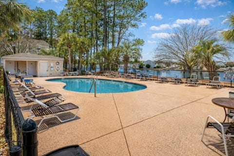 Fully Remodeled 3BR for 8! South Bay East Unit H House in Garden City