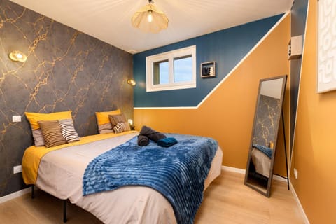 Bed, Bedroom
