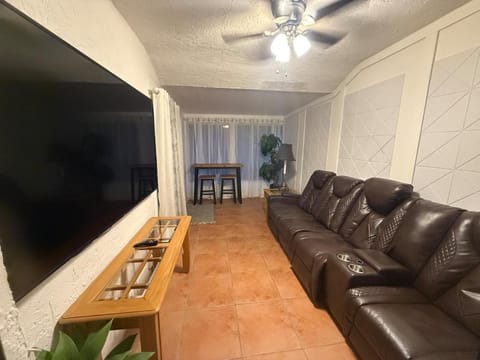 Adorable In law Apt in Wellington Apartment in Wellington