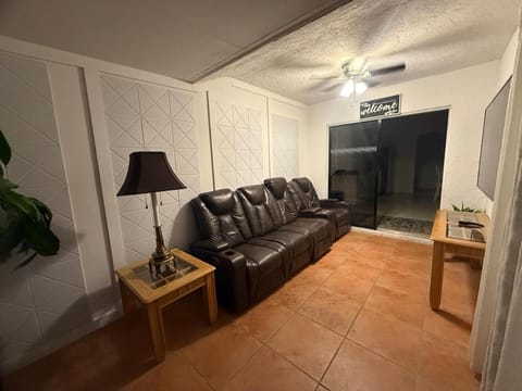 Adorable In law Apt in Wellington Apartment in Wellington