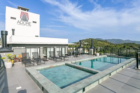 Day, Swimming pool, Swimming pool, sunbed