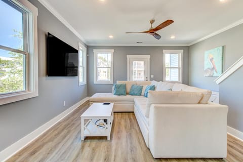 CB22A #1 Mack-A Coastal Escape House in Carolina Beach