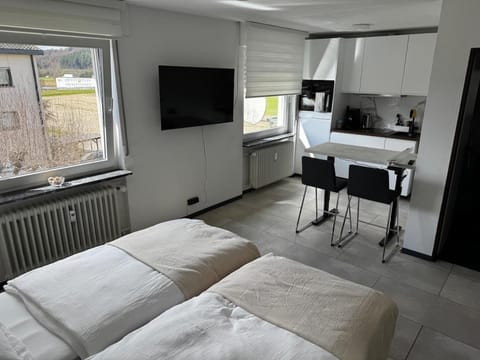 Bed, TV and multimedia, Bedroom