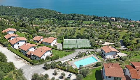 Allegra Vista Lago - Pool, Tennis & Golf Apartment in Lake Garda