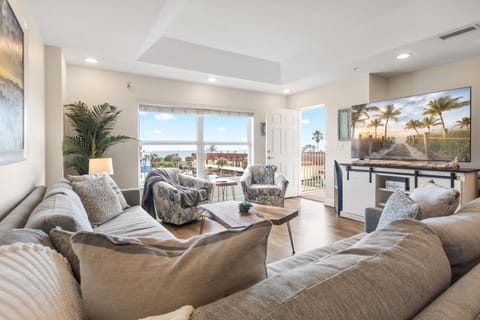 TV and multimedia, Living room, Seating area, Sea view