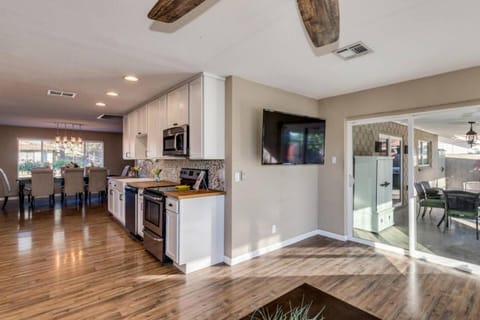 Poolside Scottsdale Oasis near Old Town & Ballparks House in Mesa