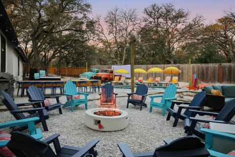 The Pickleball Paradise - Pool - Hot Tub - Nerf Wall House in San Antonio