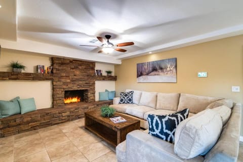 Large 4BR Pool Home Near Old Town ASU Baseball House in Tempe