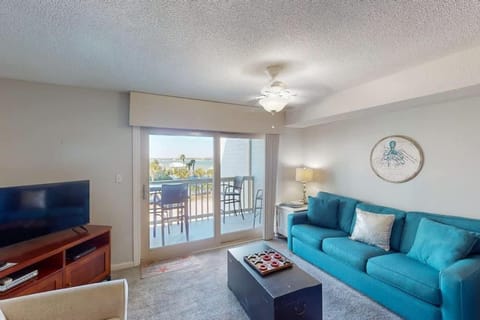 Little Lagoon Beach Access Fishing Pier Sleeps 8 Apartment in West Beach