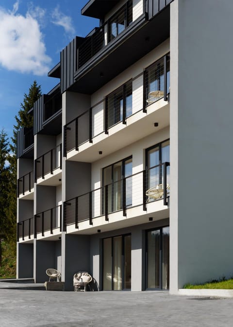 Property building, Day, View (from property/room), Balcony/Terrace