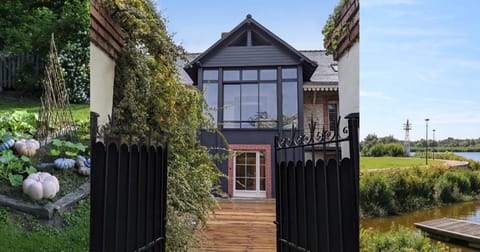 Property building, Garden view