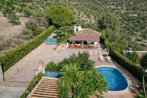 Property building, Natural landscape, Mountain view, Pool view, Swimming pool, sunbed