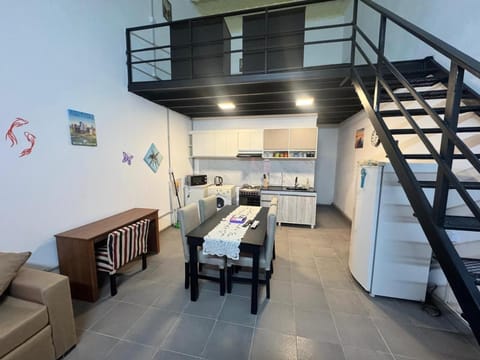 Kitchen or kitchenette, Living room, Seating area, Dining area, oven
