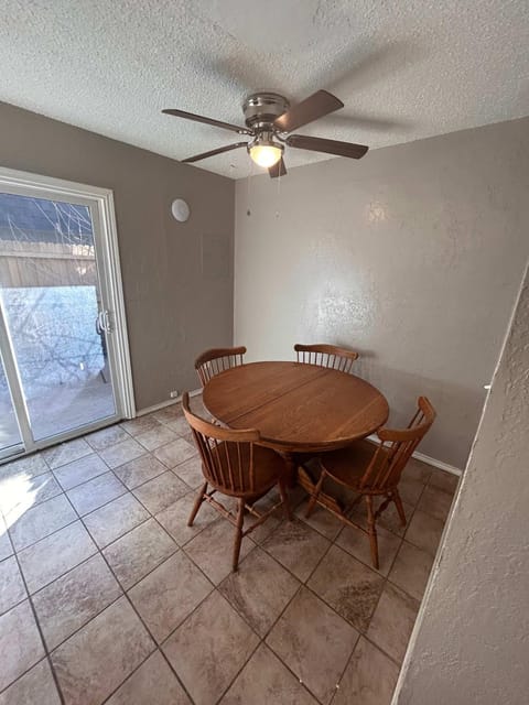 Near Fort Sill Cozy 2-Bedroom Townhouse House in Lawton