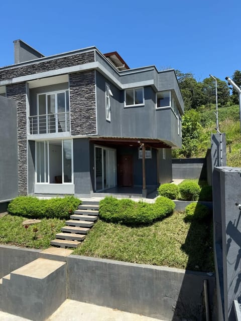 Property building, Facade/entrance, Off site, Garden view
