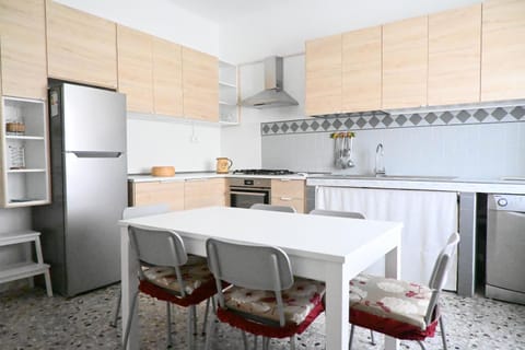 S352 - Sirolo, ampio e comodo appartamento con wifi Apartment in Sirolo