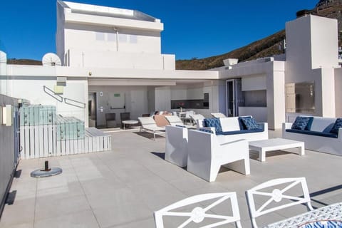 Bantry Bay Penthouse Beach Road Apartment in Sea Point