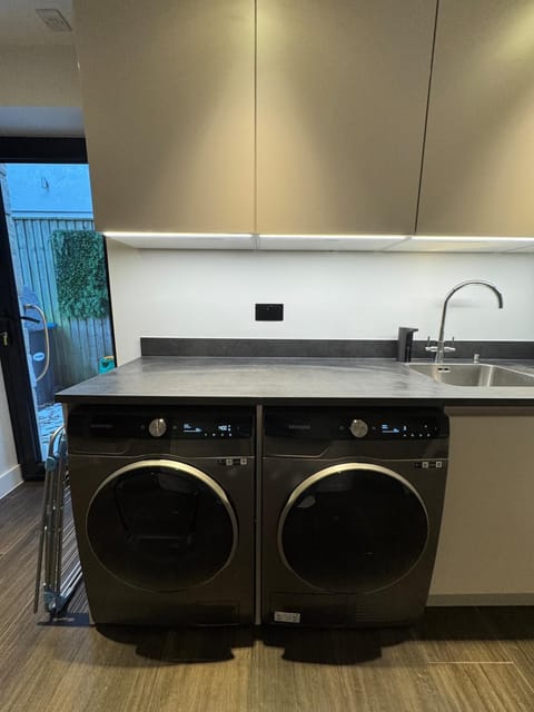 Luxury Villa - Hot Tub - Exclusive Offers - Amar Luxury Stays Villa in Poole