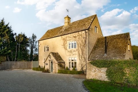 Group Stay in the heart of Bibury House in Bibury