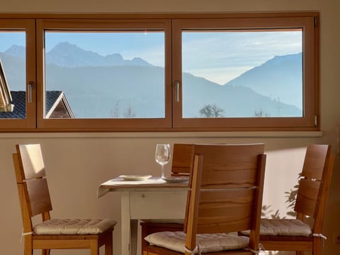 Seating area, Dining area, Mountain view