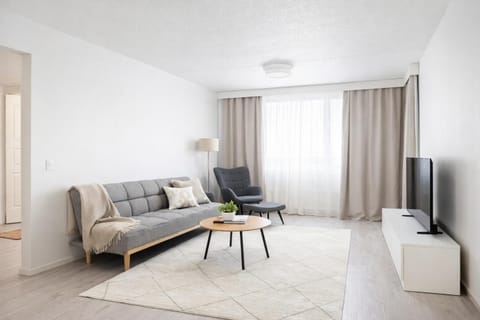 Communal lounge/ TV room, TV and multimedia, Living room, Seating area