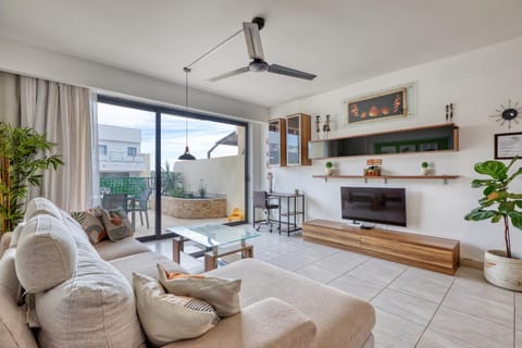 Elegant 3 bedroom apartment, family friendly with sun terrace and hot tub SMAS1-1 Apartment in Marsaskala