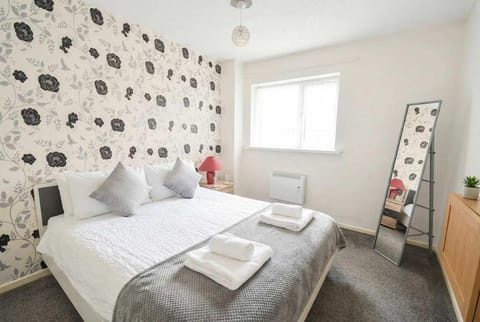 Convenient 2 Bedroom Apartment in Preston w WiFi Apartment in Preston