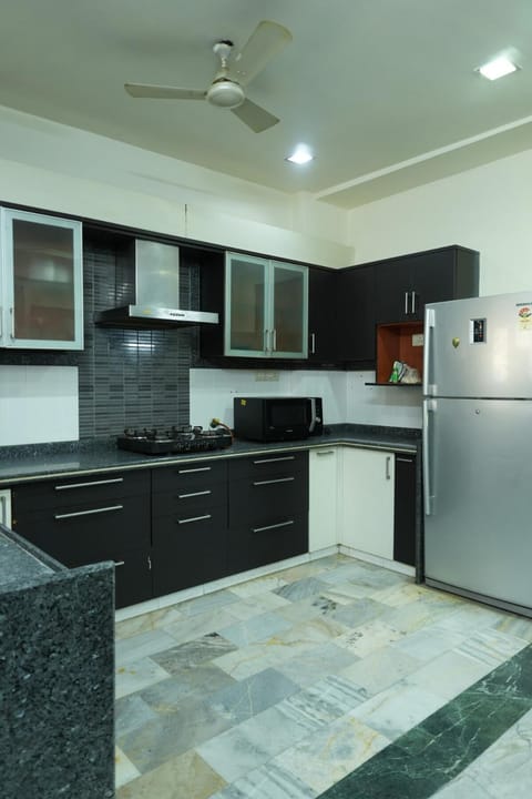 Godvan's Nest - A Spacious 2BHK Retreat Apartment in Jaipur