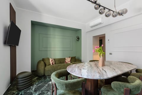 Living room, Dining area