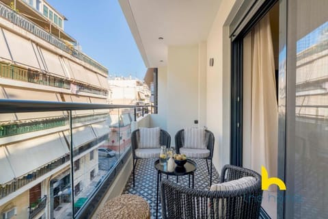 Spacious 2-BDR APT, Fast WIFI & Near Metro! Apartment in Athens