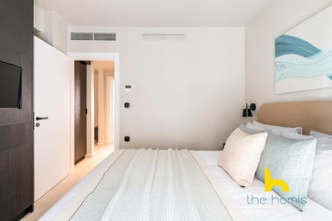 Spacious 2-BDR APT, Fast WIFI & Near Metro! Apartment in Athens