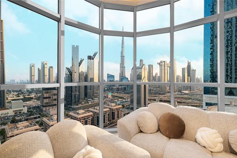 Nearby landmark, View (from property/room), Living room, City view, Landmark view, Street view